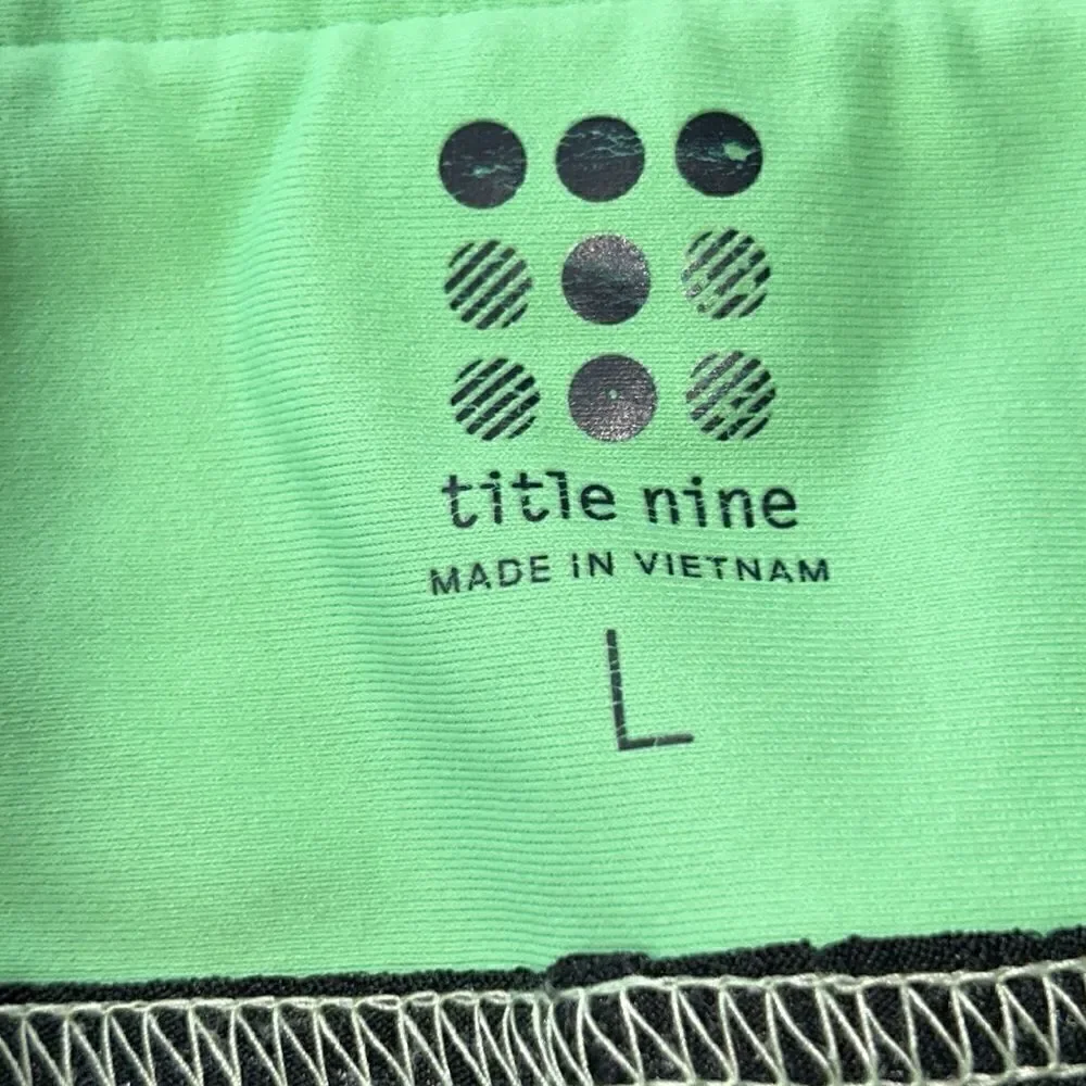 Title Nine Skort Zip Pocket for your stuff! 🏄🏻‍♀️ 🎾 🏖️ 🥾 Have fun 🤩
